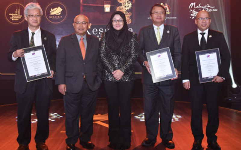 MyCEB recognises new conference ambassadors at the annual installation of Kesatria 1Malaysia programme