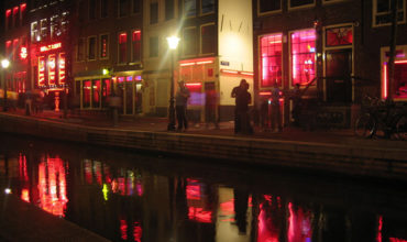 Amsterdam to ban guided tours of Red Light District