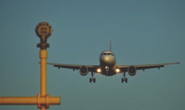 Aer Lingus offers vouchers and discounts to retain business