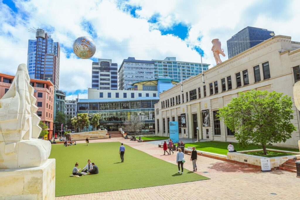 5.-Te-Ngakau-Civic-Square-sculpture-art-city-gallery-lunch-spot-sunshine-quasi_Credit-Celeste-Fontein